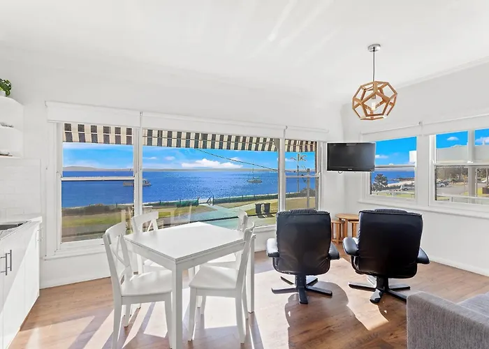 Bayside 6, 21 Victoria Pde - Sensational Water Views, Linen