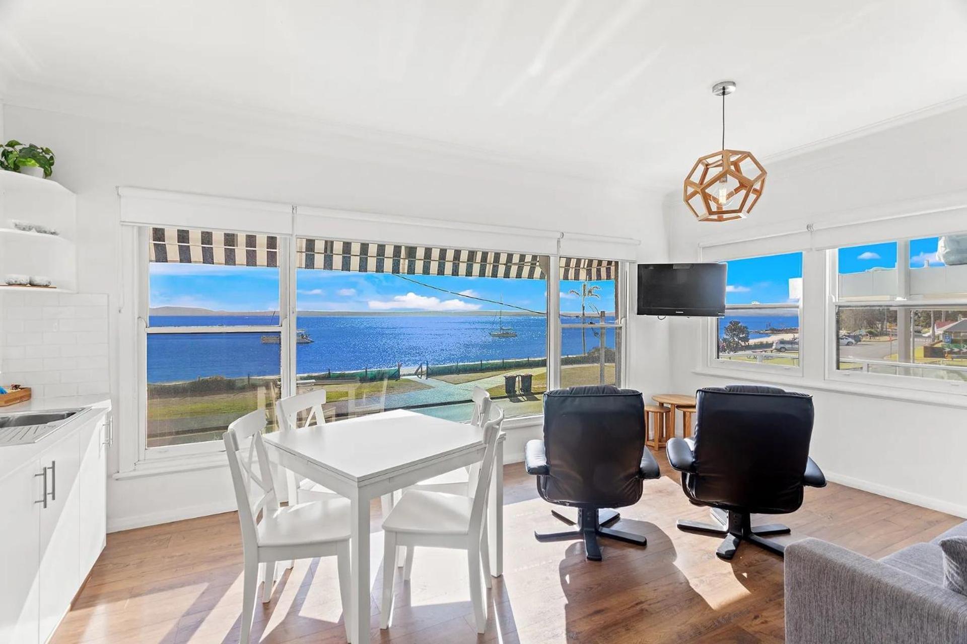 Bayside 6, 21 Victoria Pde - Sensational Water Views, Linen