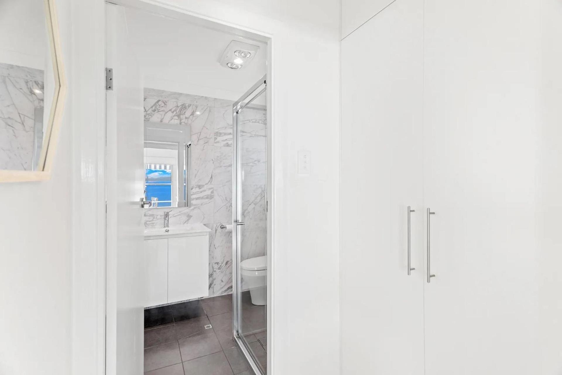Bayside 6, 21 Victoria Pde - Sensational Water Views, Linen