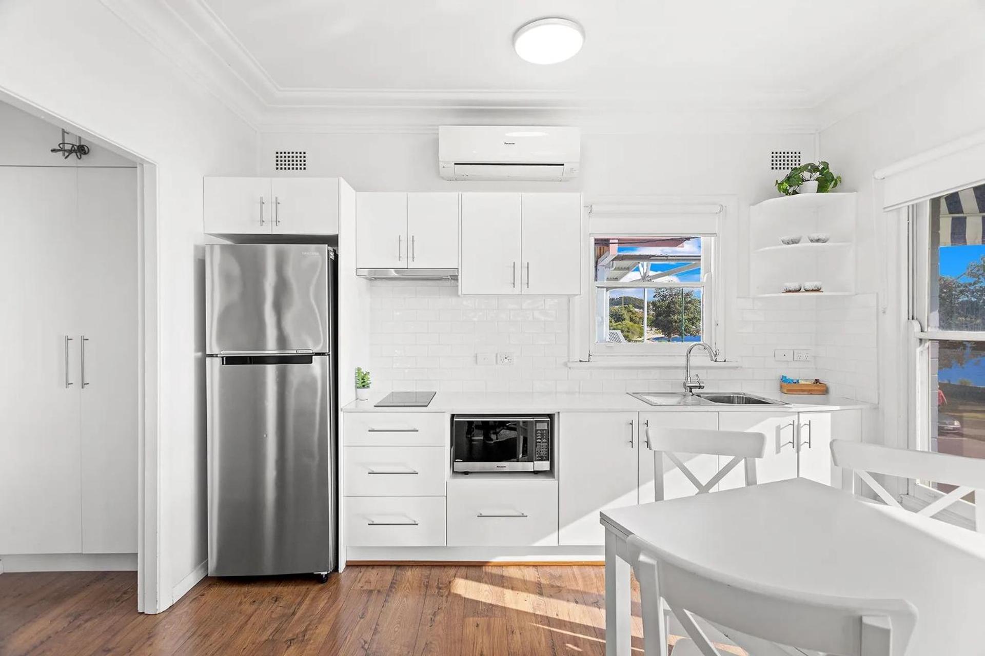 Apartment Bayside 6, 21 Victoria Pde - Sensational Water Views, Linen