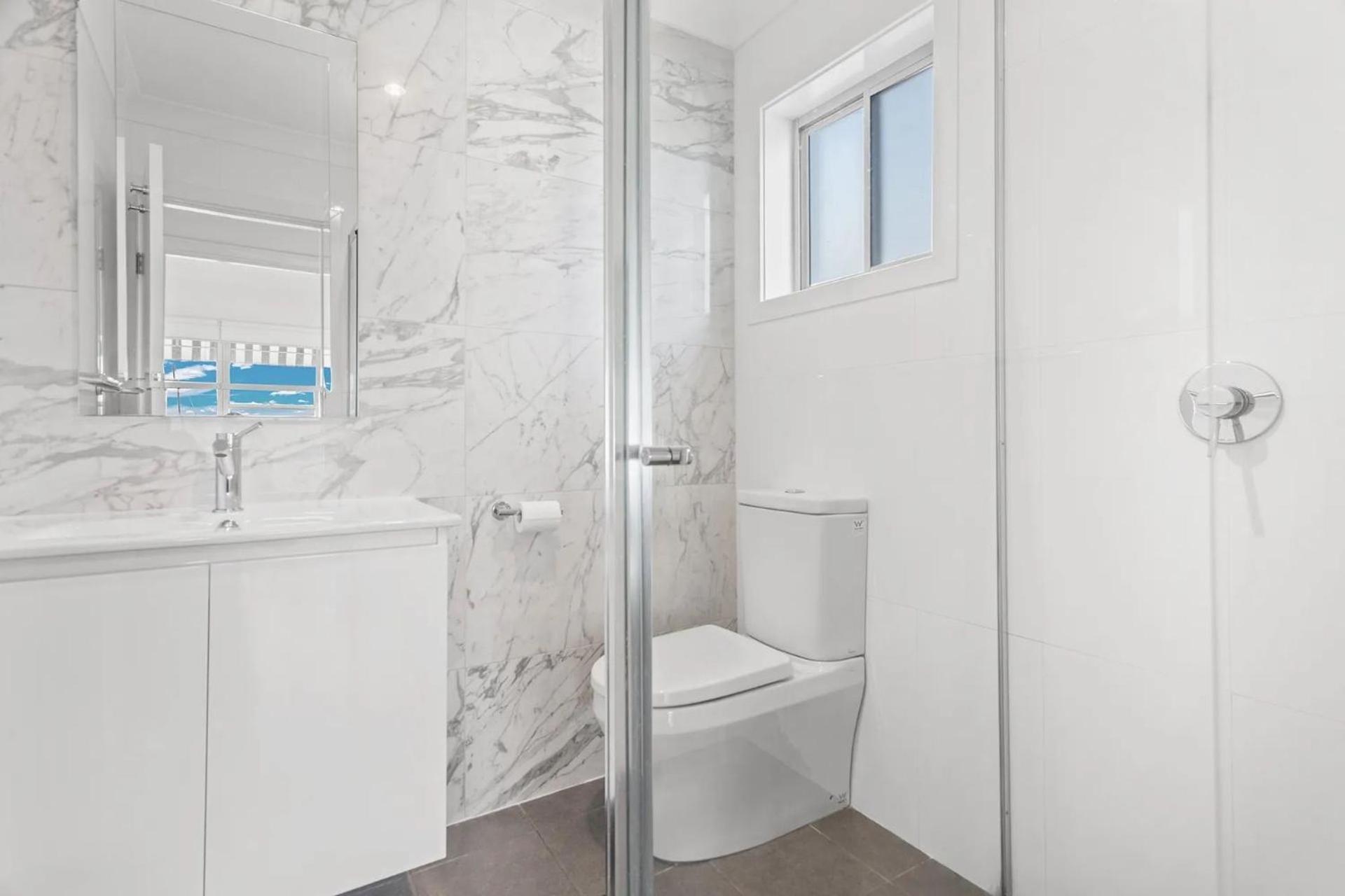 Bayside 6, 21 Victoria Pde - Sensational Water Views, Linen Apartment