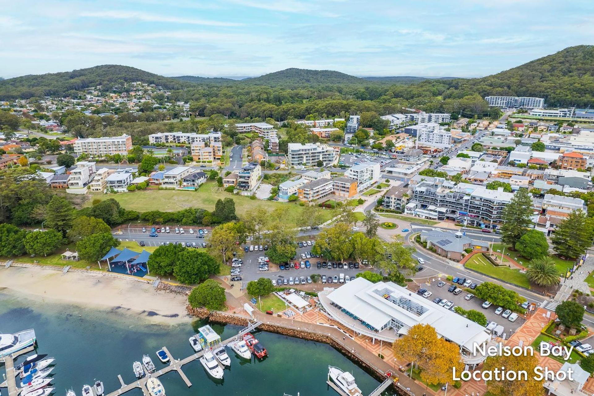 Apartment Bayside 6, 21 Victoria Pde - Sensational Water Views, Linen