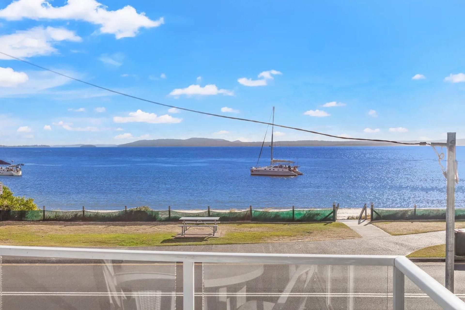 Bayside 6, 21 Victoria Pde - Sensational Water Views, Linen * Nelson Bay
